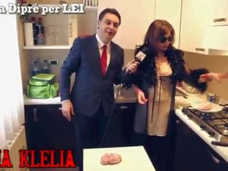 Lassie Divina Klelia destroys and cooks a couple of balls for Andrea DiprÃÂÃÂÃÂÃÂ¨