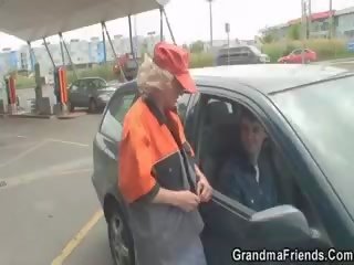 Gas estación abuela follada en la rural