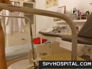 Vroče noge visoko petke najstnice šla da gynecologist skrite kamera video